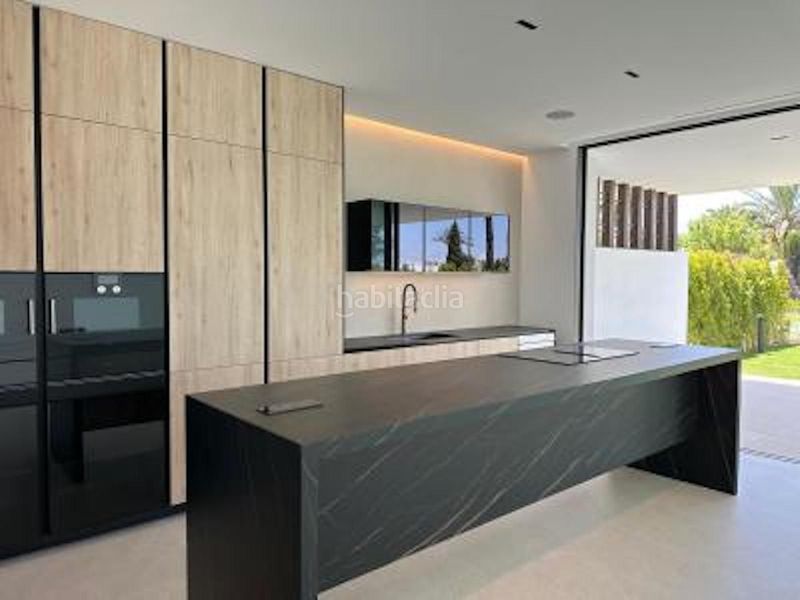Foto b46a2f7e-bebb-4a80-82dd-0eb045e0bac5. Maison jumelée avec parking dans La Carolina - Guadalpín Marbella