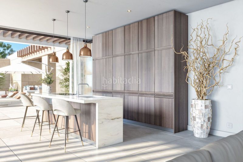 Foto 2ac6b6d1-509a-4a9a-bed0-0f06860b328a. Casa adossada amb aparcament a Cancelada Estepona