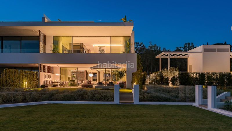 Foto 70d8185f-7d4b-4b43-82de-a5fc6ec73b2a. Casa adossada amb aparcament a Casco Antiguo Marbella