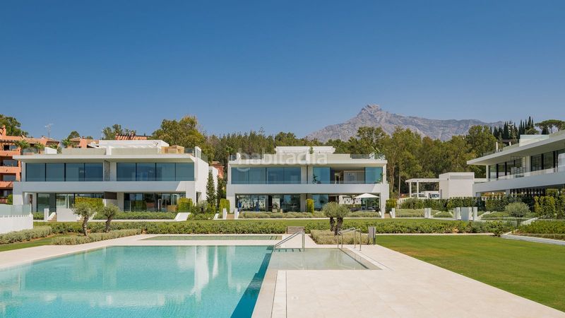 Foto 716c8cbe-992e-4169-8cd9-eaace5e424b6. Casa adossada amb aparcament a Casco Antiguo Marbella