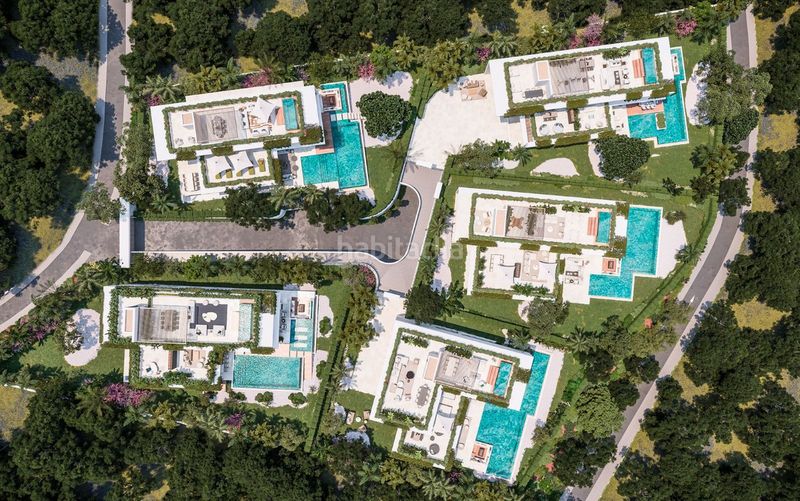 Foto a31f9d44-8f78-4070-8789-13d1b93e395b. Casa adossada a Sierra Blanca Marbella