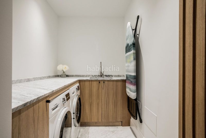 Foto 468f380f-c6c3-47ab-8aea-0429020693cc. Casa adossada amb aparcament a Las Brisas Marbella