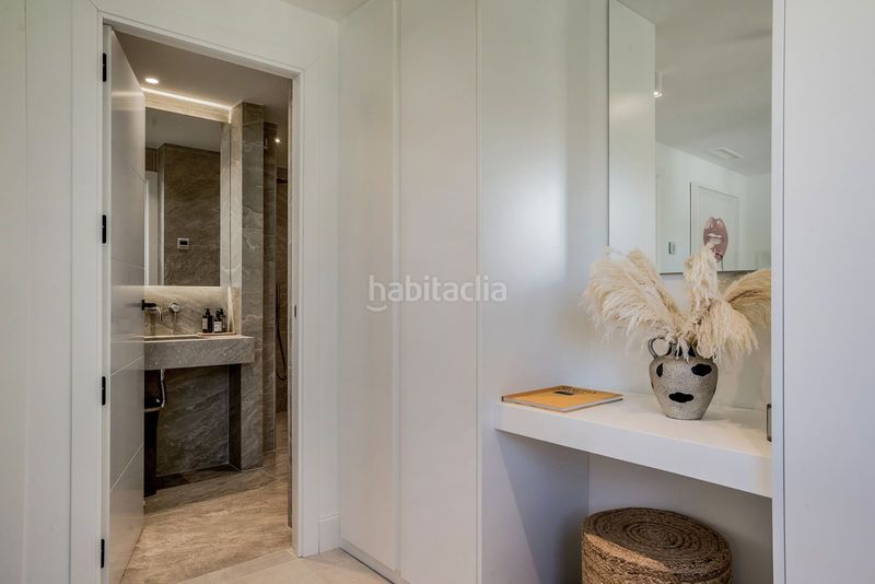 Foto 6ce4c4d0-96b6-48e9-bbe9-726f245d1941. Casa adossada amb aparcament a Las Brisas Marbella