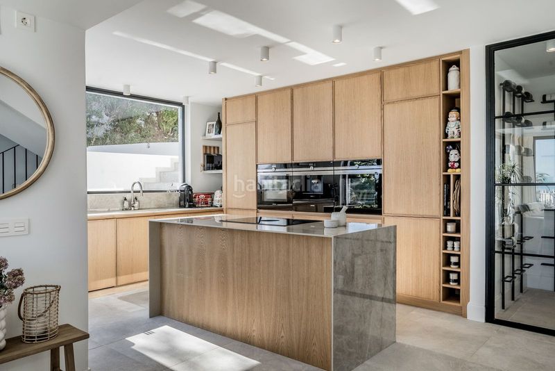 Foto 8344e5ad-937d-406e-9367-d4b2acf24dae. Casa adossada amb aparcament a Las Brisas Marbella