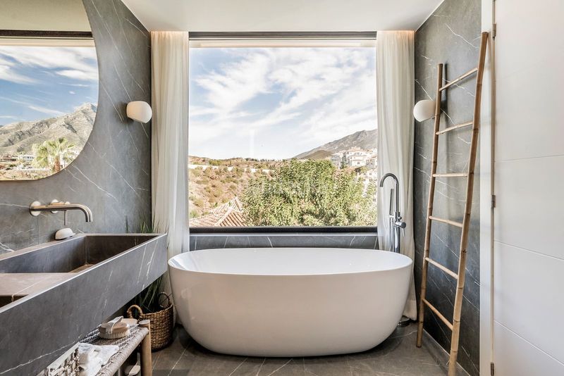 Foto 88e12035-1787-4043-9655-66d04ede6bd5. Casa adossada amb aparcament a Las Brisas Marbella