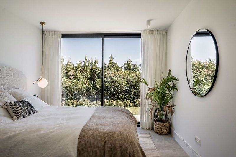 Foto dec60959-ed96-42e6-82a8-d597a275111f. Casa adossada amb aparcament a Las Brisas Marbella