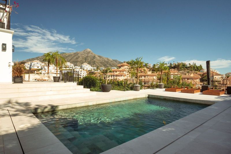 Foto e392be44-8c02-411a-9138-f3243b53f914. Casa adossada amb aparcament a Las Brisas Marbella