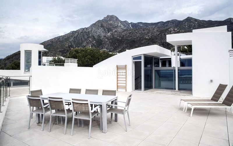 Foto b23bda2d-7b9e-4d97-8824-cdcb6ca97f4b. Casa adossada a Sierra Blanca Marbella