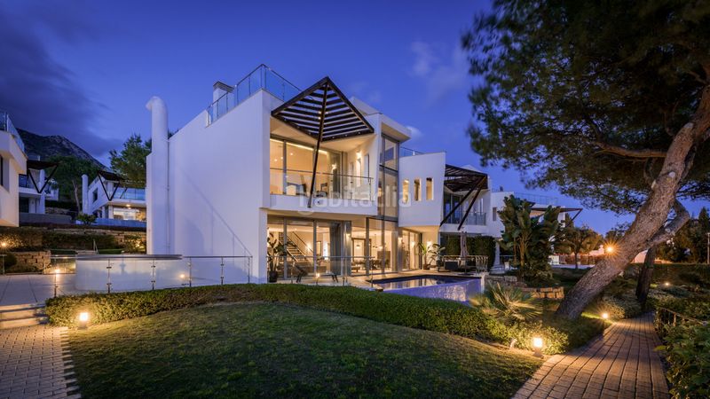 Foto de93edb9-30cd-429f-9bfd-cc06c2636b41. Casa adossada a Sierra Blanca Marbella