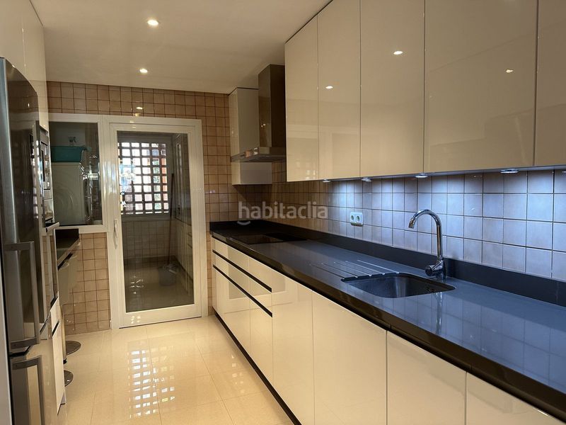 Foto 965a4b1e-d755-490f-965d-fa9aba81764c. Piso en Las Brisas Marbella