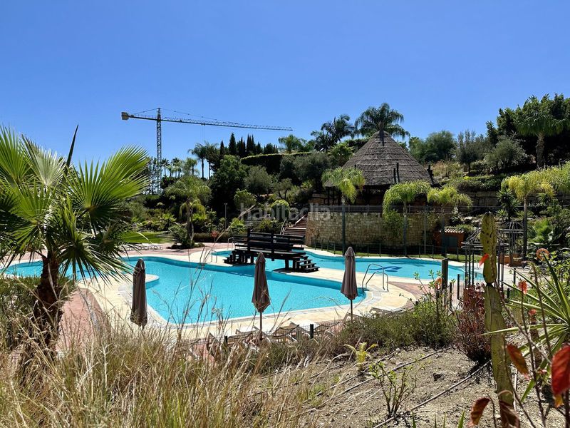 Foto c33a2304-0542-4ced-921a-f70507cb2253. Piso en Las Brisas Marbella