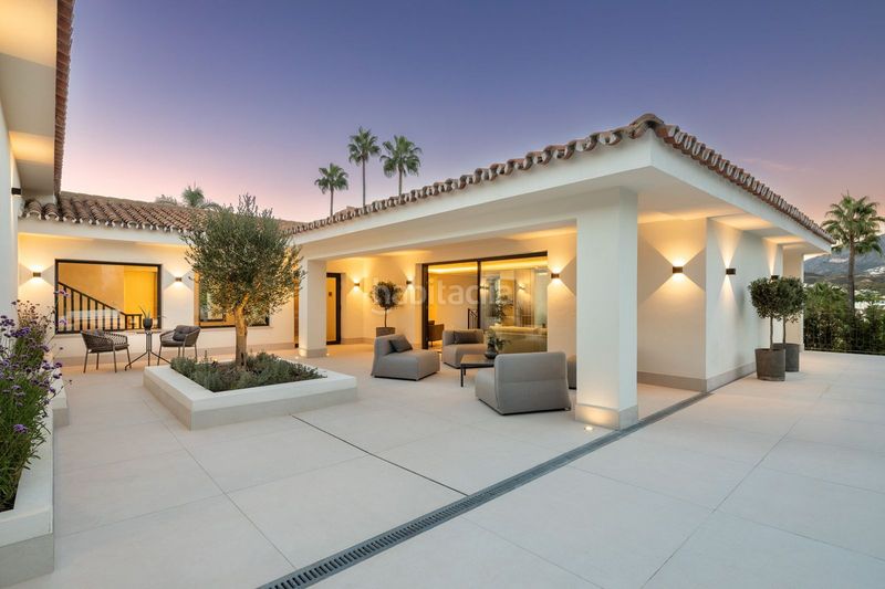 Foto 677d493c-050e-48f4-8148-0b43fdb6db8b. Casa adossada amb aparcament a Las Brisas Marbella