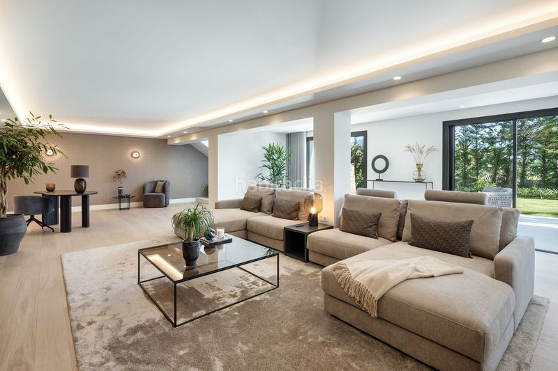 Foto 70a59a38-7cc6-4f20-a69f-1472712935ab. Casa adossada amb aparcament a Las Brisas Marbella