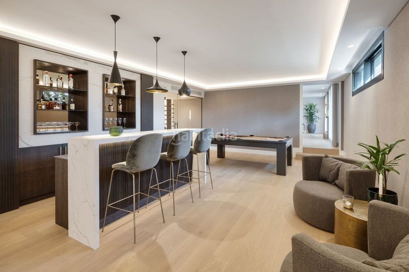 Foto ced7db38-a63d-4fe2-aad2-344275f9c2f7. Casa adossada amb aparcament a Las Brisas Marbella