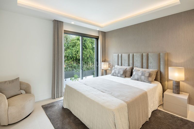 Foto fd7a545f-5ff6-4376-8956-a7df5bd01873. Casa adossada amb aparcament a Las Brisas Marbella