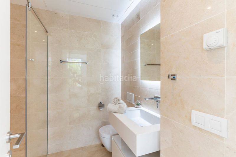 Foto 01f7f9c8-5887-4013-9ce3-063776e3a584. Casa adossada amb aparcament a Río Real Marbella