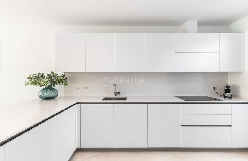 Foto 42699990-88ec-4a54-af59-269b278585f4. Casa adossada amb aparcament a Río Real Marbella