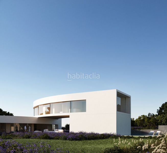 Foto c12b7514-2f11-494d-a90e-7a2e1f32cc0b. Casa adossada amb aparcament a Sotogrande alto Sotogrande
