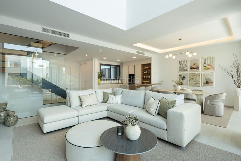 Foto 1d7cde67-be9b-4480-94ba-f2d5580baecc. Casa adosada en Río Real Marbella