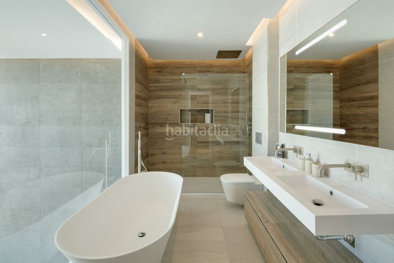 Foto 8bf665a0-8fbf-41ba-9e29-e4327756fad4. Casa adosada en Río Real Marbella