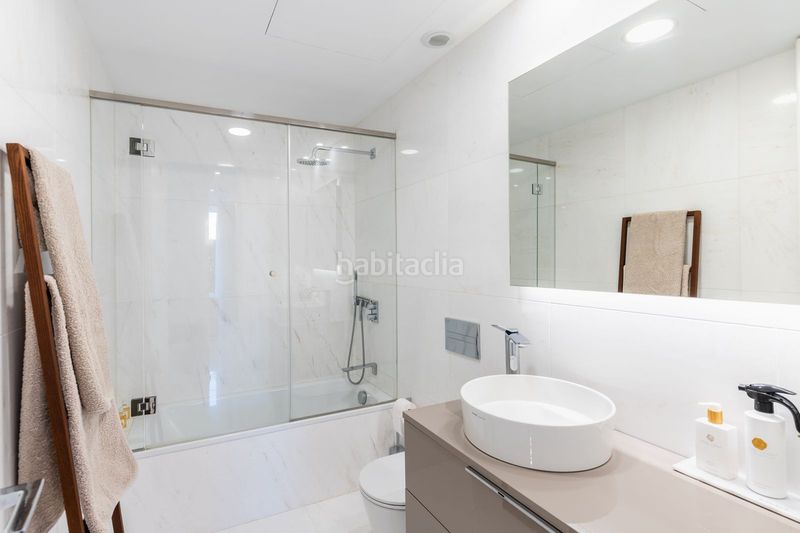 Foto f4a17dd8-fd23-48ca-a3b8-f4c8e23d06ac. Piso en Centro Estepona