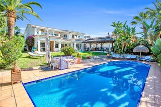 Semi detached house in Marbesa