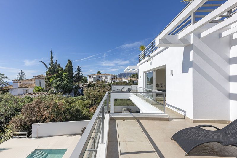 Foto a6033996-19aa-4e6b-9a58-eada20649fea. Casa adossada amb aparcament a El Rosario - Ricmar Marbella