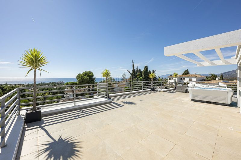 Foto b04d826f-9199-49a3-86cd-44e7aba51aa9. Casa adossada amb aparcament a El Rosario - Ricmar Marbella