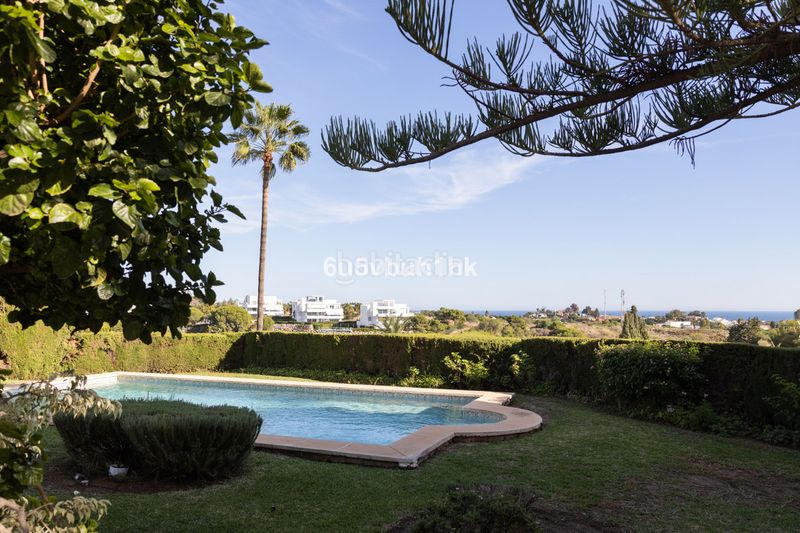 Foto 574c6734-d27a-4559-a72f-0f1fa93ab6cd. Casa adossada a La Quinta Benahavís