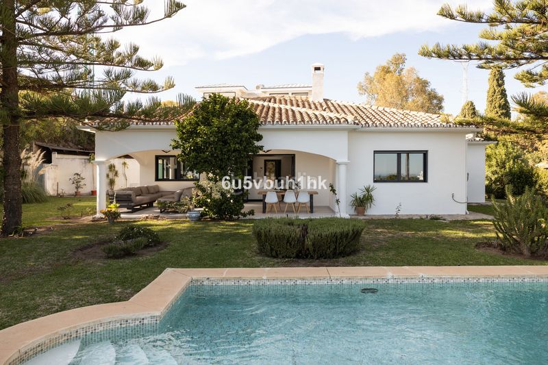 Foto 9515189d-dbd2-44e3-ab0d-74ee9ec49534. Casa adossada a La Quinta Benahavís