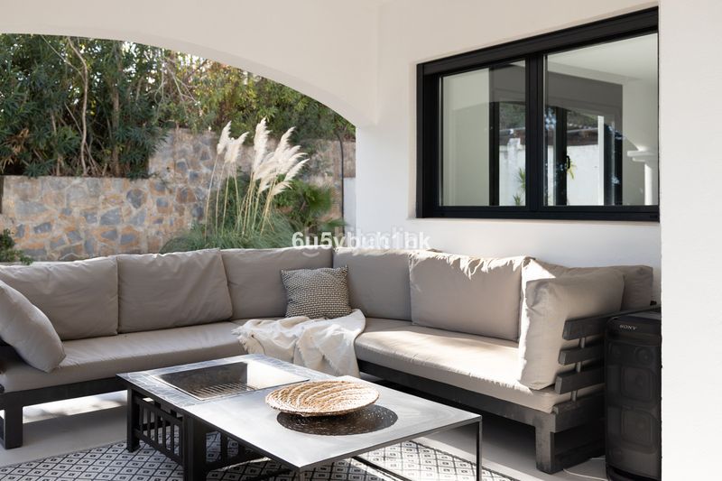 Foto b812f1f1-d9e1-4220-be1e-98215b494a2d. Casa adossada a La Quinta Benahavís