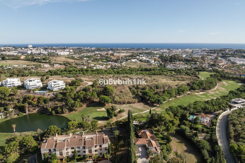 Foto ec8e7646-3d26-4163-875d-8f84a6c0a9c8. Casa adossada a La Quinta Benahavís