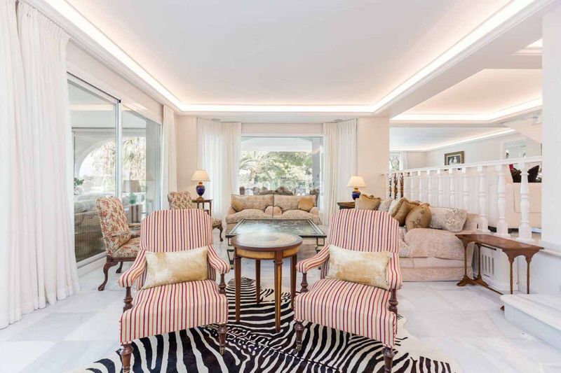 Foto dfab8ad5-0722-42c8-8809-b36d11a5f497. Casa adosada en Río Real Marbella