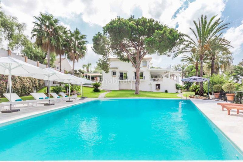 Foto 00edd616-12a3-4227-b973-9f5a3b8b6ac2. Casa adossada amb aparcament a Río Real Marbella