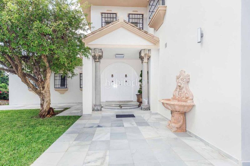 Foto 45e2a99b-179a-4dfa-b185-1f29295c2ccf. Casa adossada amb aparcament a Río Real Marbella