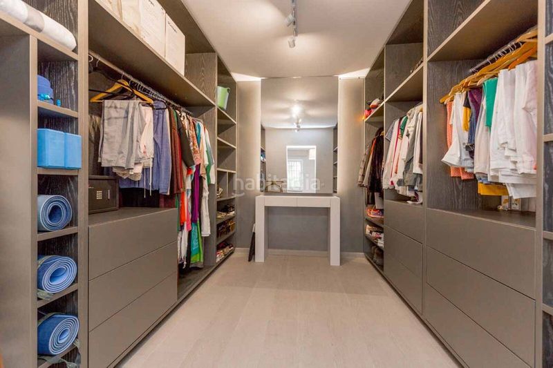 Foto 708be75f-89f0-491e-b6fd-40e3adc04cd6. Casa adossada amb aparcament a Río Real Marbella