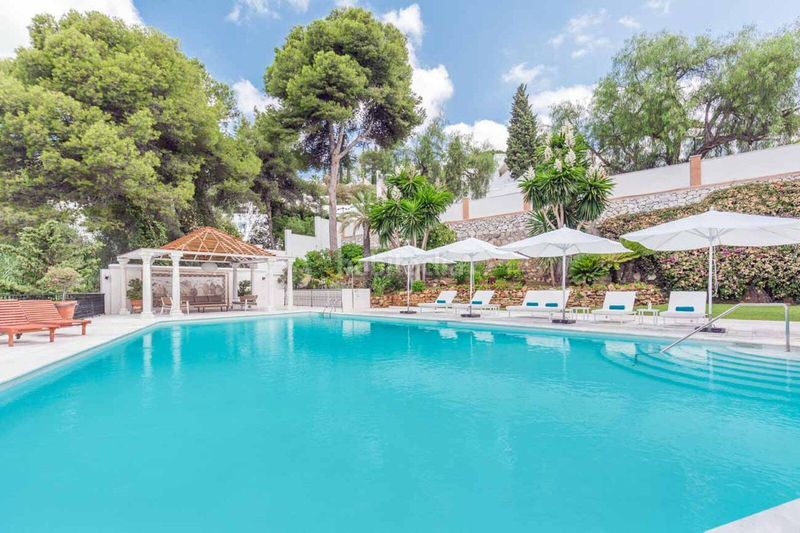 Foto f308546e-bd77-4034-b3cd-4c58d36b67c7. Casa adossada amb aparcament a Río Real Marbella