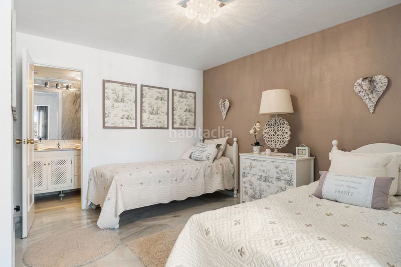 Foto a55fbf41-0856-4c3f-b34e-02dc1581d453. Casa adossada a Las Brisas Marbella