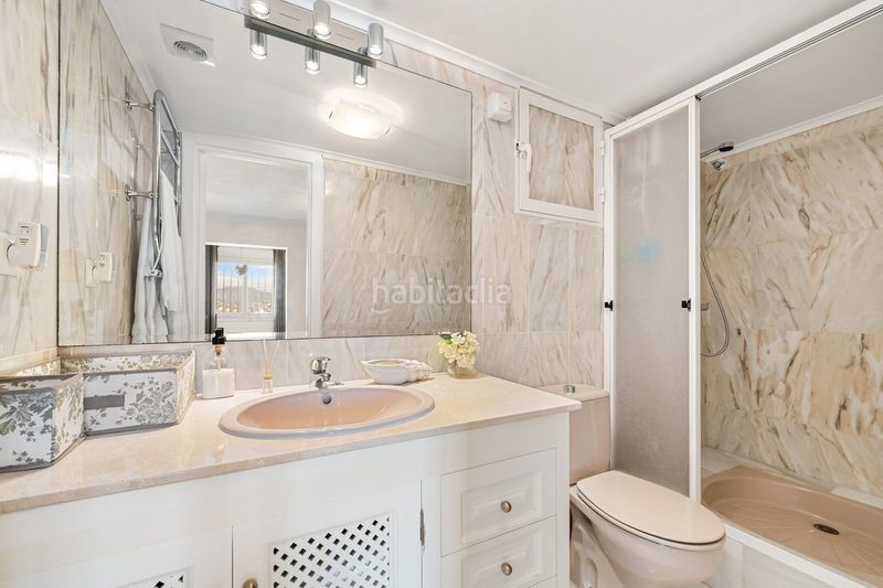 Foto d014b081-e732-446d-91b7-1bfe841dd4b7. Casa adossada a Las Brisas Marbella