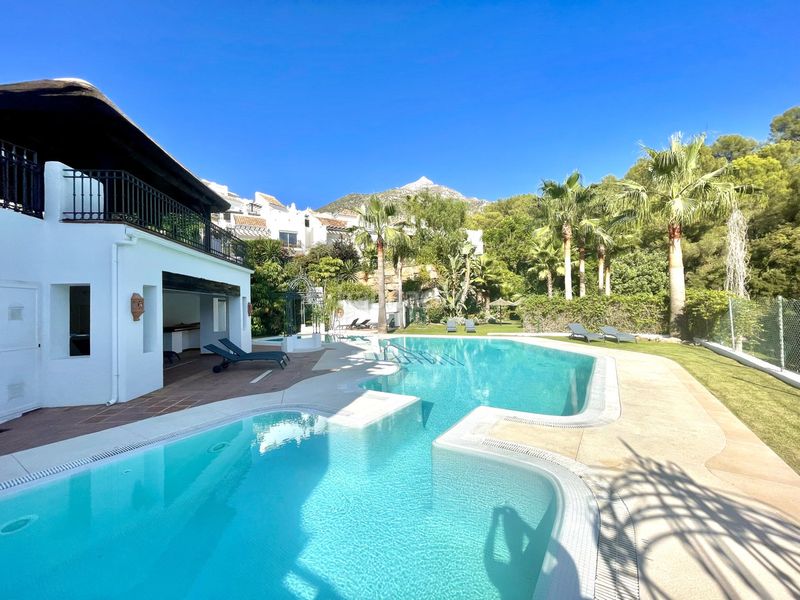 Foto 1a81d9a4-77cc-4ade-88ef-ea9f55c875a8. Casa adossada a Casco Antiguo Marbella