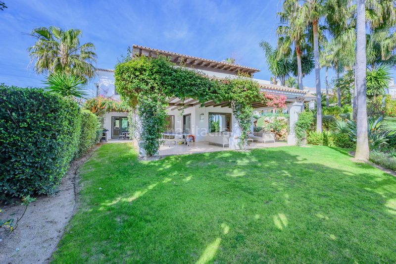 Foto 40c9fed5-66b7-4566-bb78-4a9d862b58fa. Casa adossada amb aparcament a Casco Antiguo Marbella