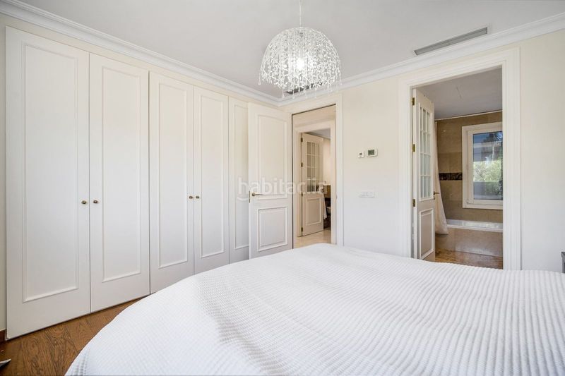 Foto 6a534a3d-fe41-420d-a863-e2fb47ced3d7. Casa adossada amb aparcament a Casco Antiguo Marbella