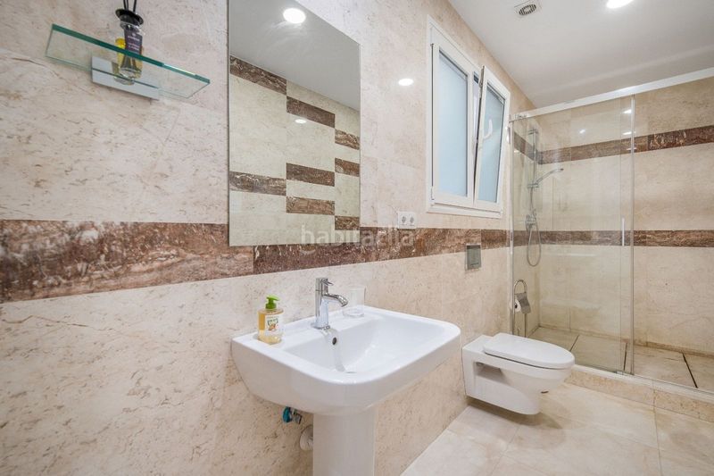 Foto a7bb3632-4aaf-476f-a7c0-6f39abe24467. Casa adossada amb aparcament a Casco Antiguo Marbella