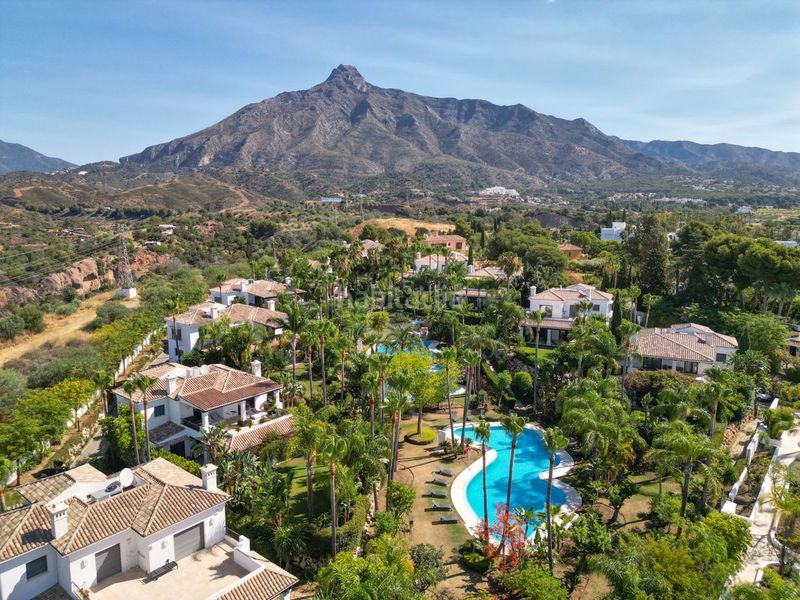 Foto f7b63127-6cf4-4a25-8802-c1402beefd93. Casa adossada amb aparcament a Casco Antiguo Marbella