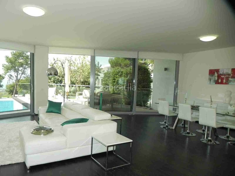Foto 2c65aae2-c4c5-41cd-913a-e1d3bb12e3af. Casa adossada amb aparcament a Sierra Blanca Marbella