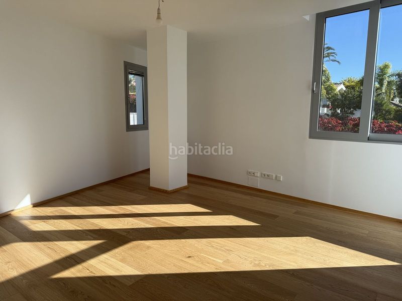 Foto 4be479f8-6c80-43d3-bb1f-b4808260bdf5. Casa adossada amb aparcament a Sierra Blanca Marbella