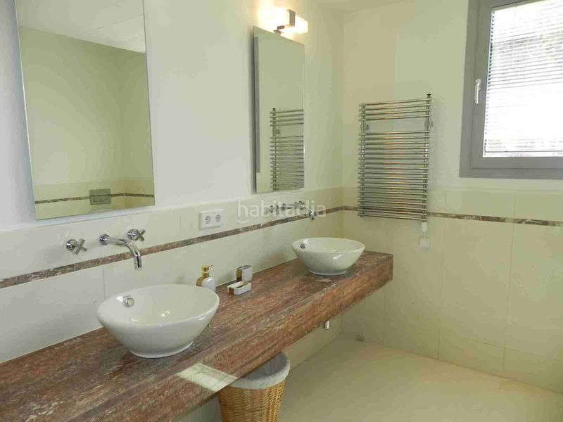 Foto 8be9579e-4857-401f-a6e8-dded6405f281. Casa adossada amb aparcament a Sierra Blanca Marbella