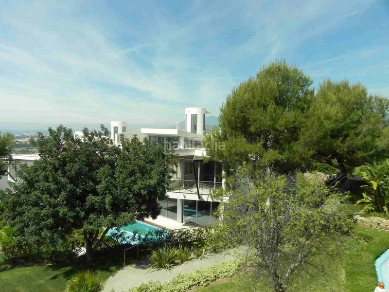 Foto a946bddf-a11c-4d98-a895-3117af398fe4. Casa adossada amb aparcament a Sierra Blanca Marbella
