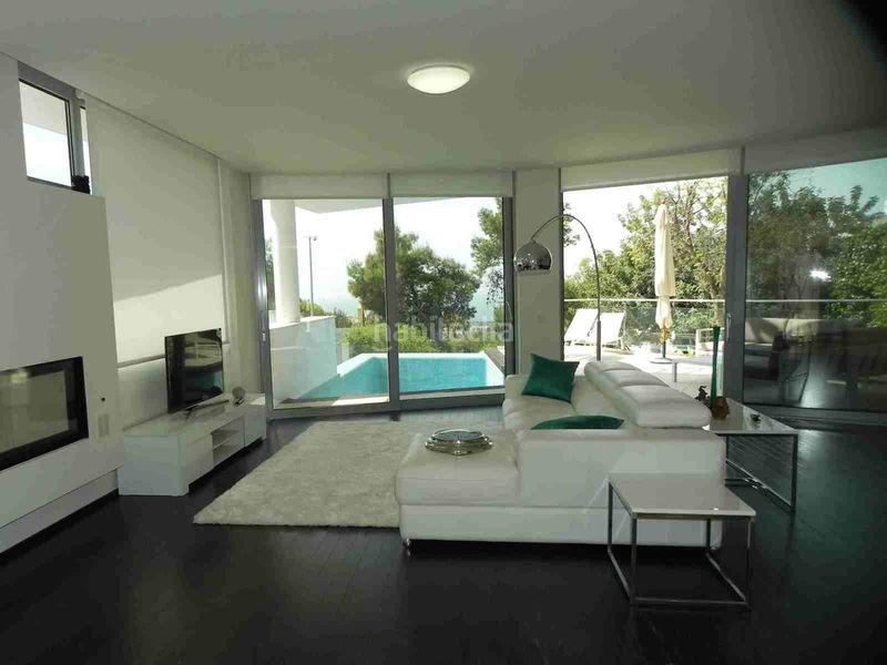 Foto fa7c14fd-43b8-428e-b607-1073b57fda66. Casa adossada amb aparcament a Sierra Blanca Marbella