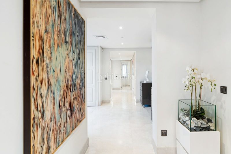 Foto ae9ed803-9ab5-49ea-adb0-ec41f1d71169. Ático en Centro Estepona